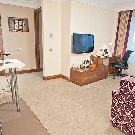 Lejlighedshotel Apart Best 4*